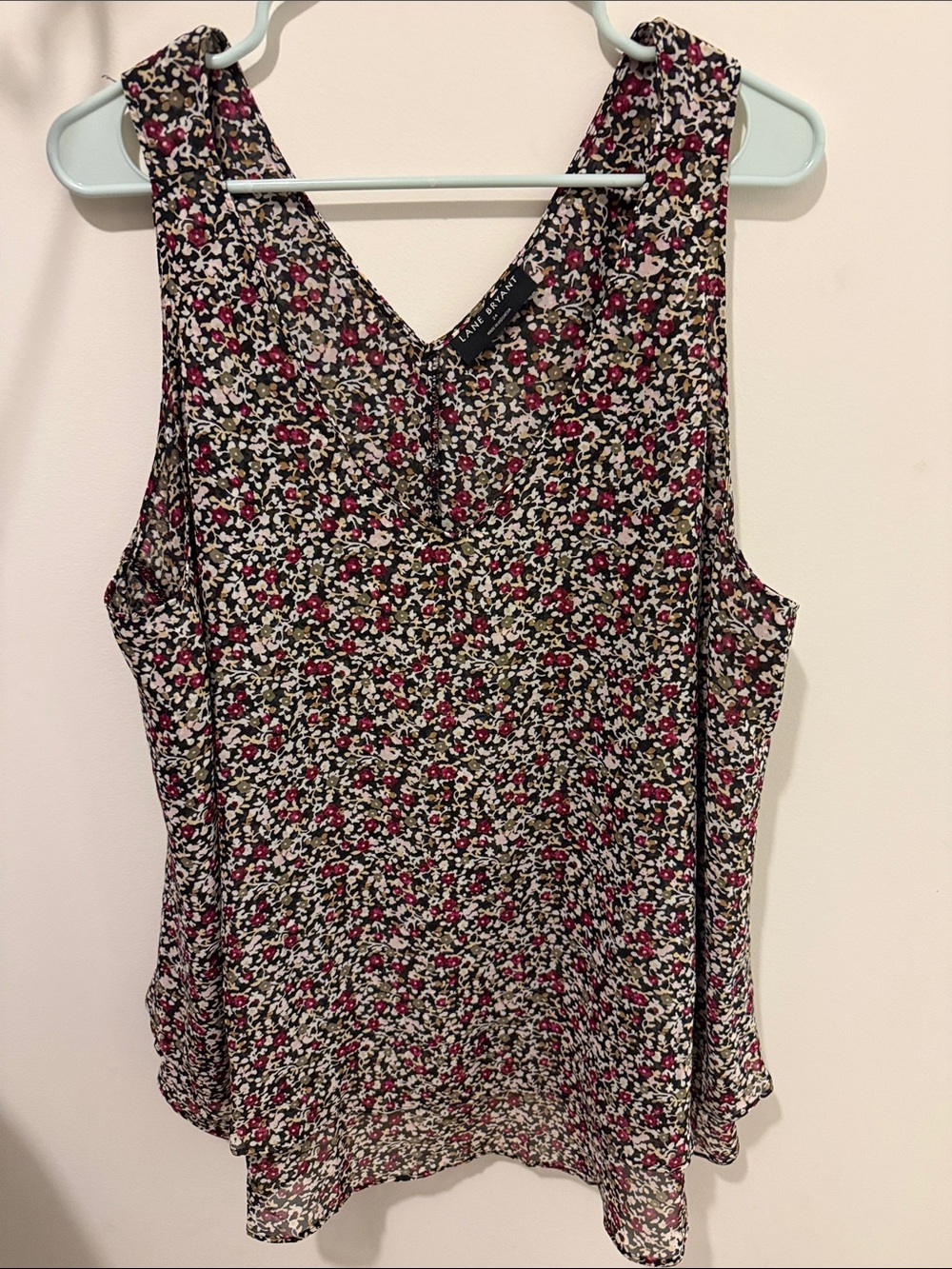 Lane Bryant Floral V-Neck Sleeveless Camisole in Black and Pink